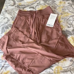 Lululemon Dance Studio Pant sz 4 light pink